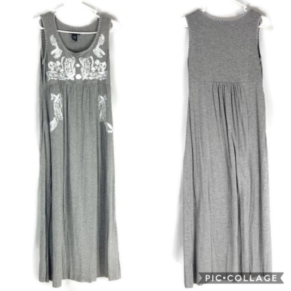 Chelsea & Theodore Dresses & Skirts - Chelsea & Theodore Gray Embroidered Maxi Dress